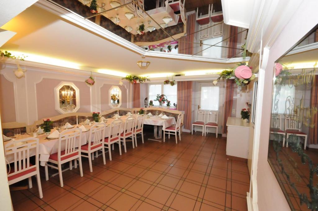 Gasthof Bacher Hotel วิลลาค ภายนอก รูปภาพ