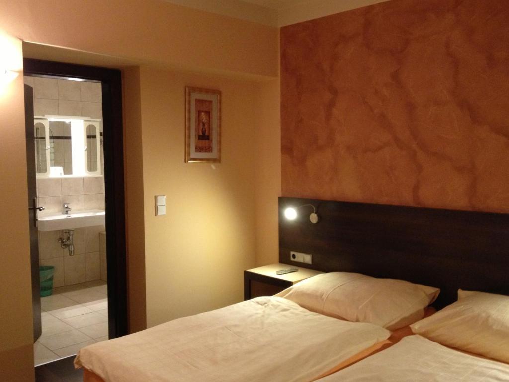 Gasthof Bacher Hotel วิลลาค ภายนอก รูปภาพ